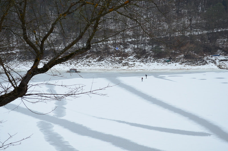 5. Zamrzlá Vltava pod Zvíkovem