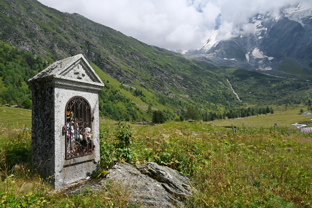 12_V_romantickém_zeleném_údolí_pod_Domes_de_Miage