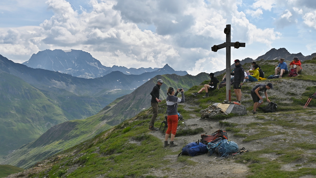 35_Výhledy_z_Grand_Col_Ferret_do_Švýcarska