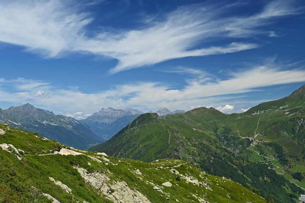 61_Nebe_a_louky_Aiguilles_Rouges