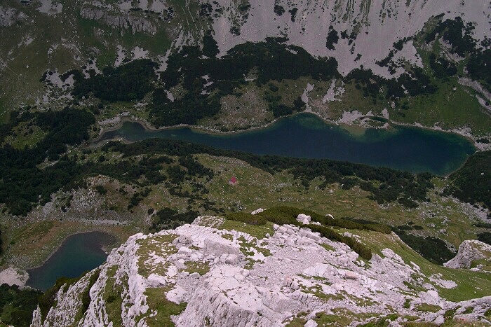 Durmitor - Skrčko jezero s útulnou