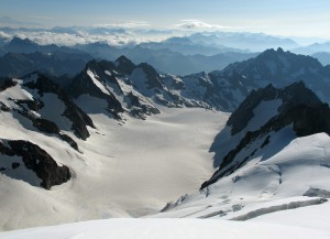 gl.-blanc-s-trhlinami-v-sev.-srazech-barre-des-ecrins-z-dome-des-ecrins.jpg