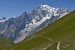 29_Pohodlná_cesta_po_hřebenu_Mont_de_la_Saxe_s výhledem_na_majestátní_Mt_Blanc